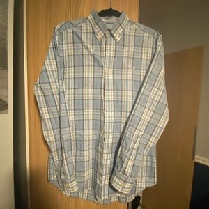 Vineyard Vine Mens button down shirt